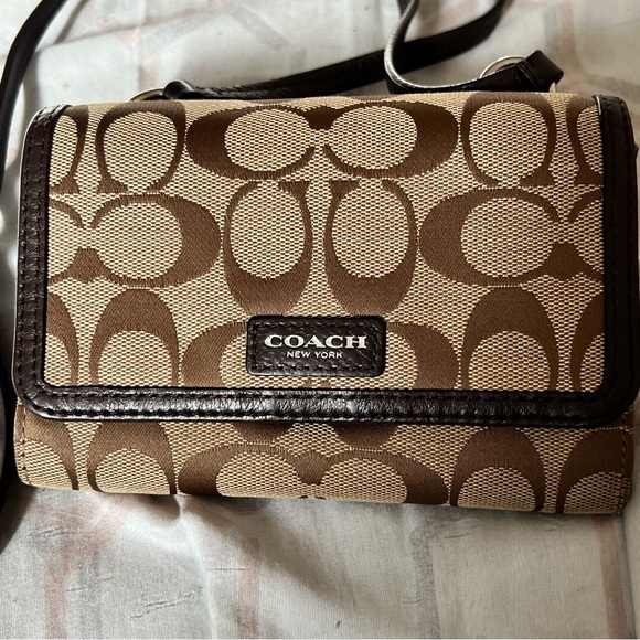Coach Crossbody Bag - Picture 2 of 13